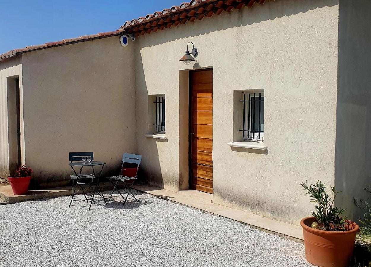 Coquet 2 Pieces Au Calme Avec Piscine Βίλα Fontvieille Εξωτερικό φωτογραφία