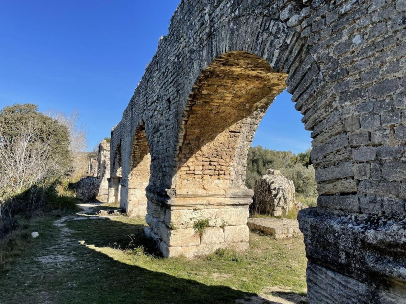 Coquet 2 Pieces Au Calme Avec Piscine Βίλα Fontvieille Εξωτερικό φωτογραφία