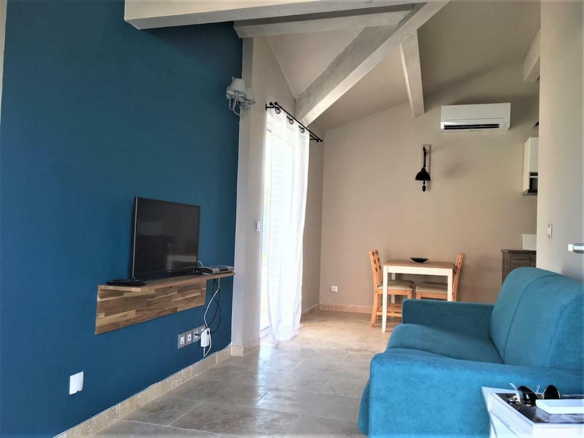 Coquet 2 Pieces Au Calme Avec Piscine Βίλα Fontvieille Εξωτερικό φωτογραφία