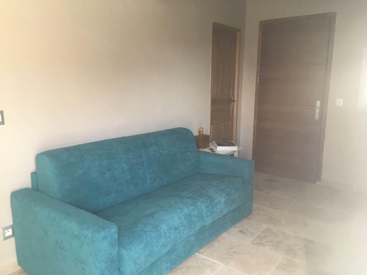 Coquet 2 Pieces Au Calme Avec Piscine Βίλα Fontvieille Εξωτερικό φωτογραφία