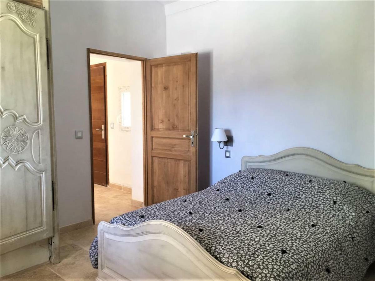 Coquet 2 Pieces Au Calme Avec Piscine Βίλα Fontvieille Εξωτερικό φωτογραφία